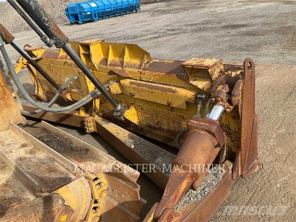 CAT D6T Buldožerji goseničarji