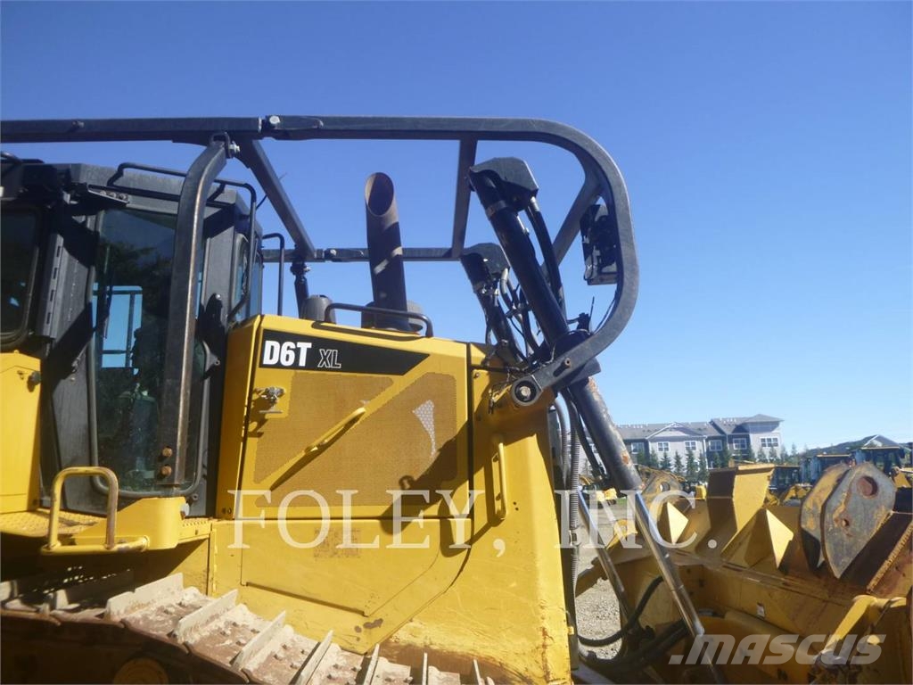 CAT D6T lánctalpas dózerek