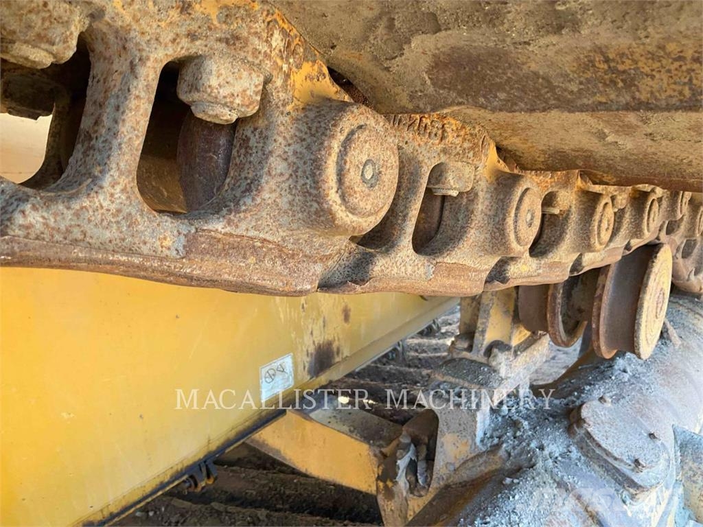 CAT D6T Bulldozer