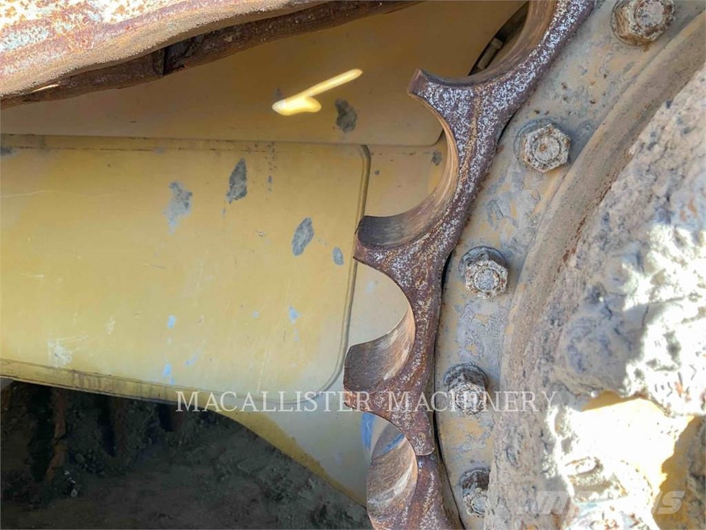 CAT D6T Bulldozer