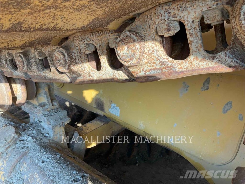 CAT D6T Bulldozer