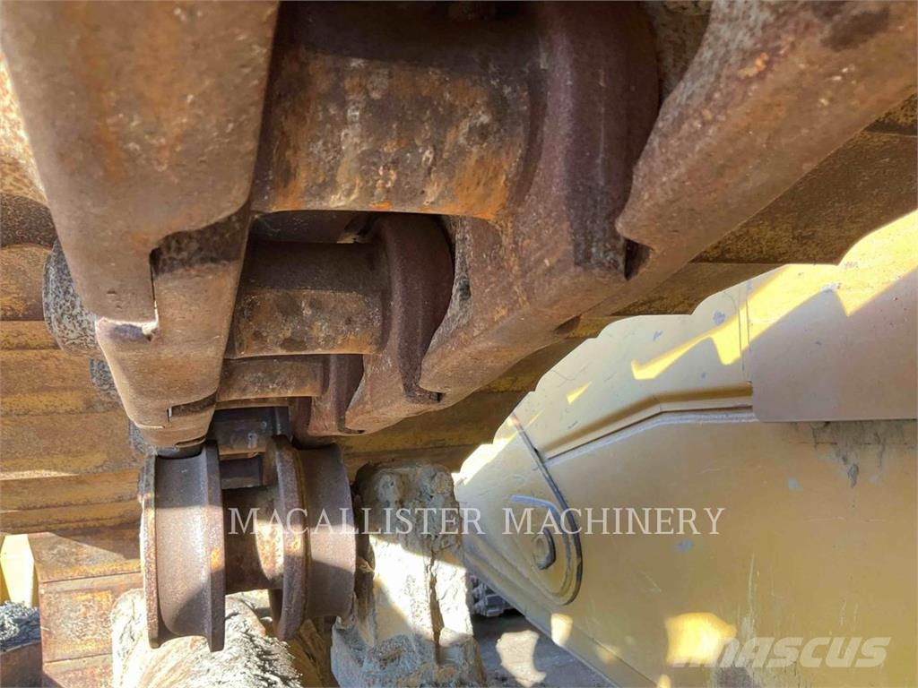 CAT D6T Bulldozer