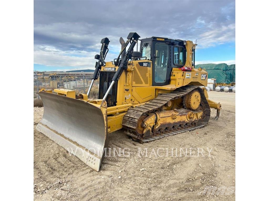 CAT D6T Гусеничные бульдозеры