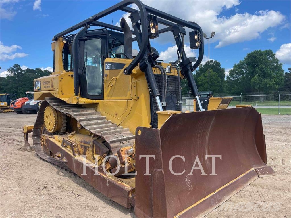 CAT D6T XL 履帶推土機