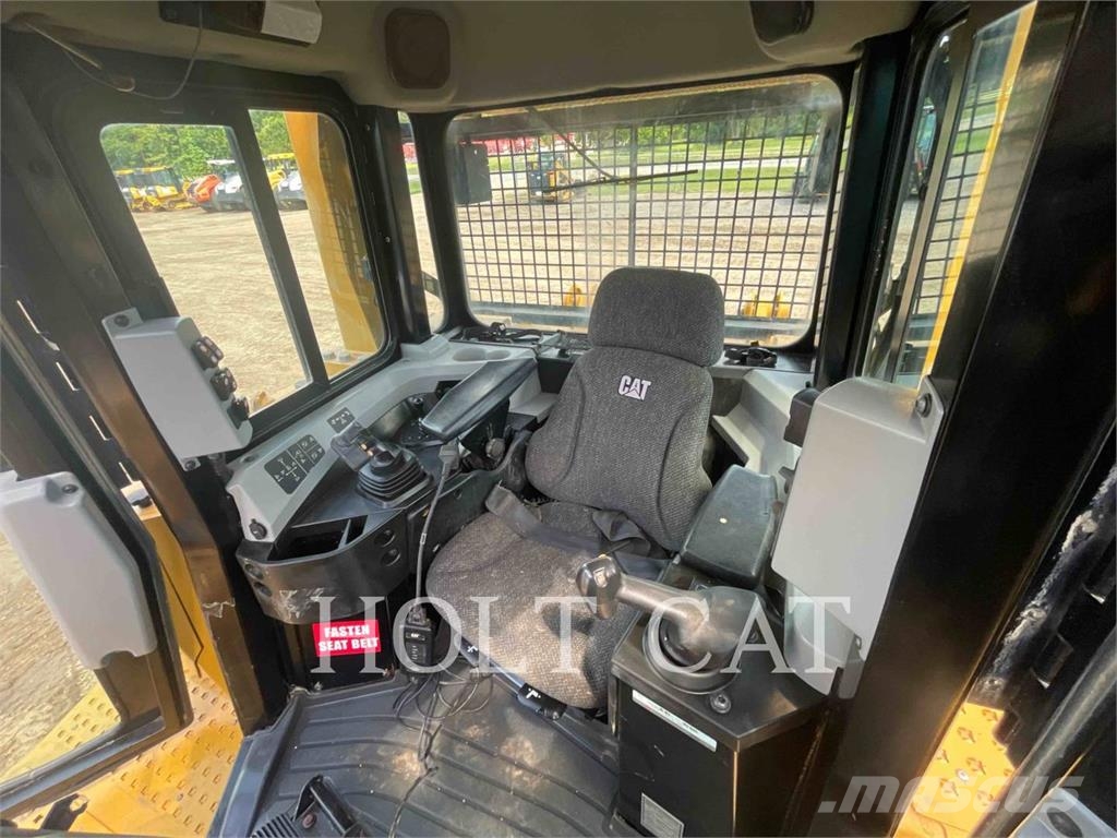 CAT D6T XL 履帶推土機