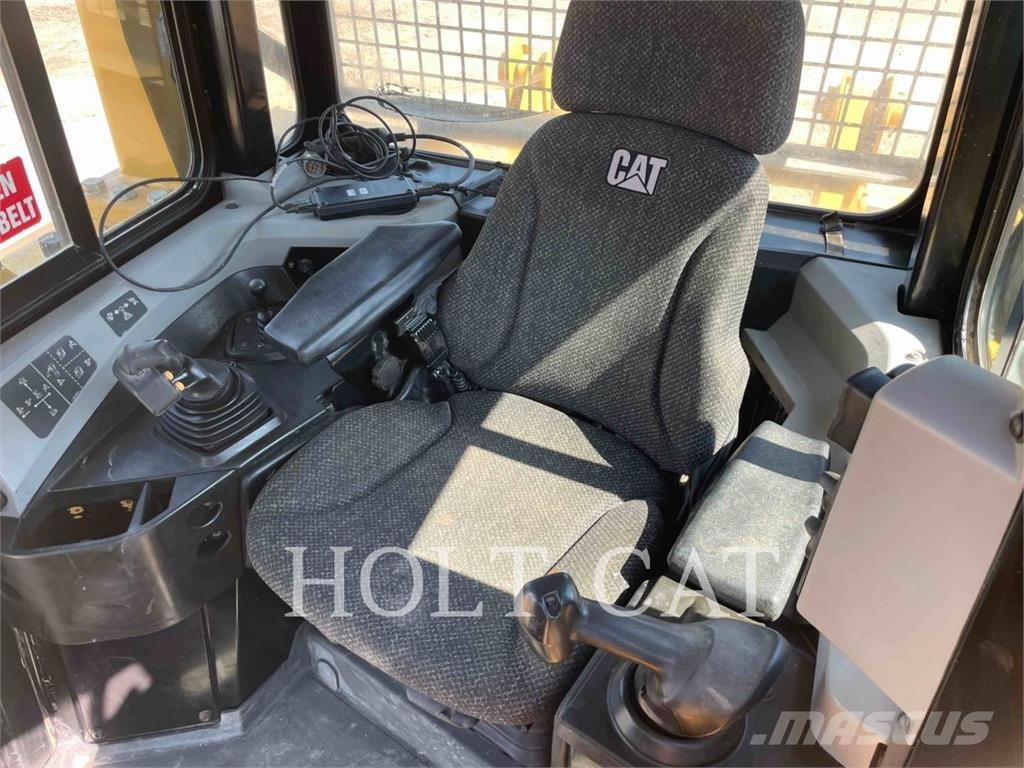CAT D6T XL 履帶推土機
