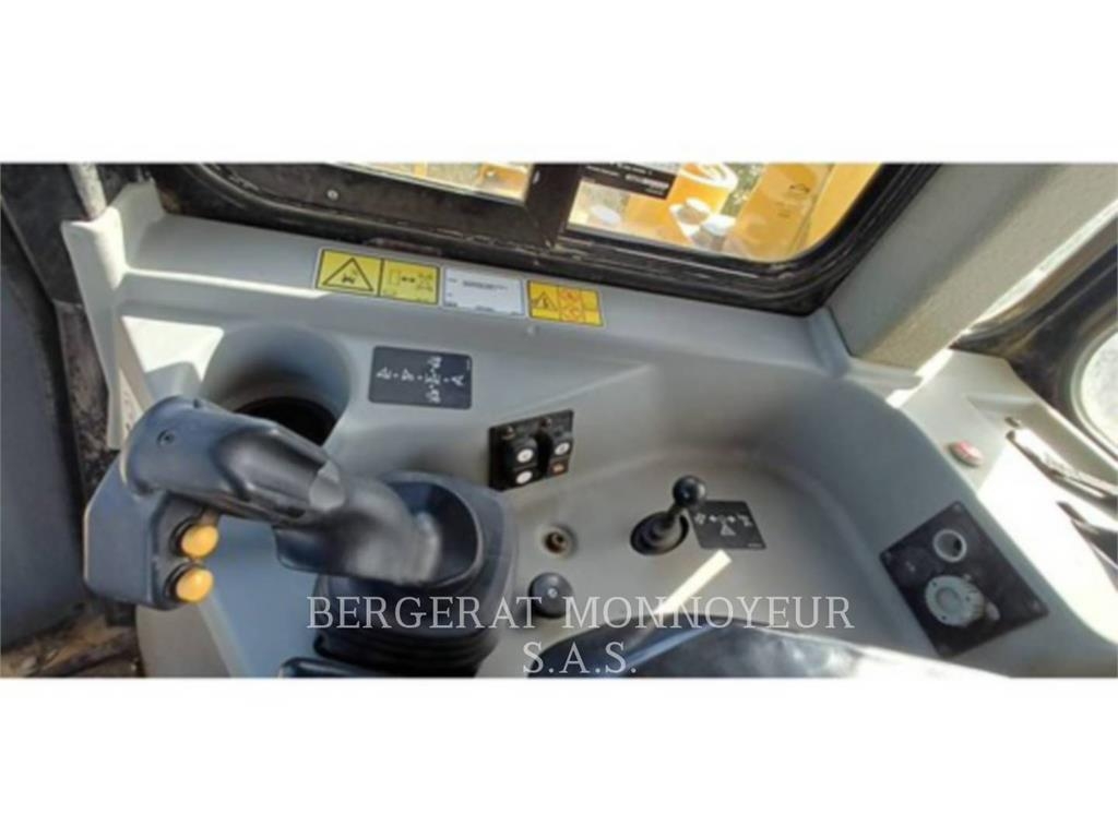 CAT D6T3B XW 履帶推土機