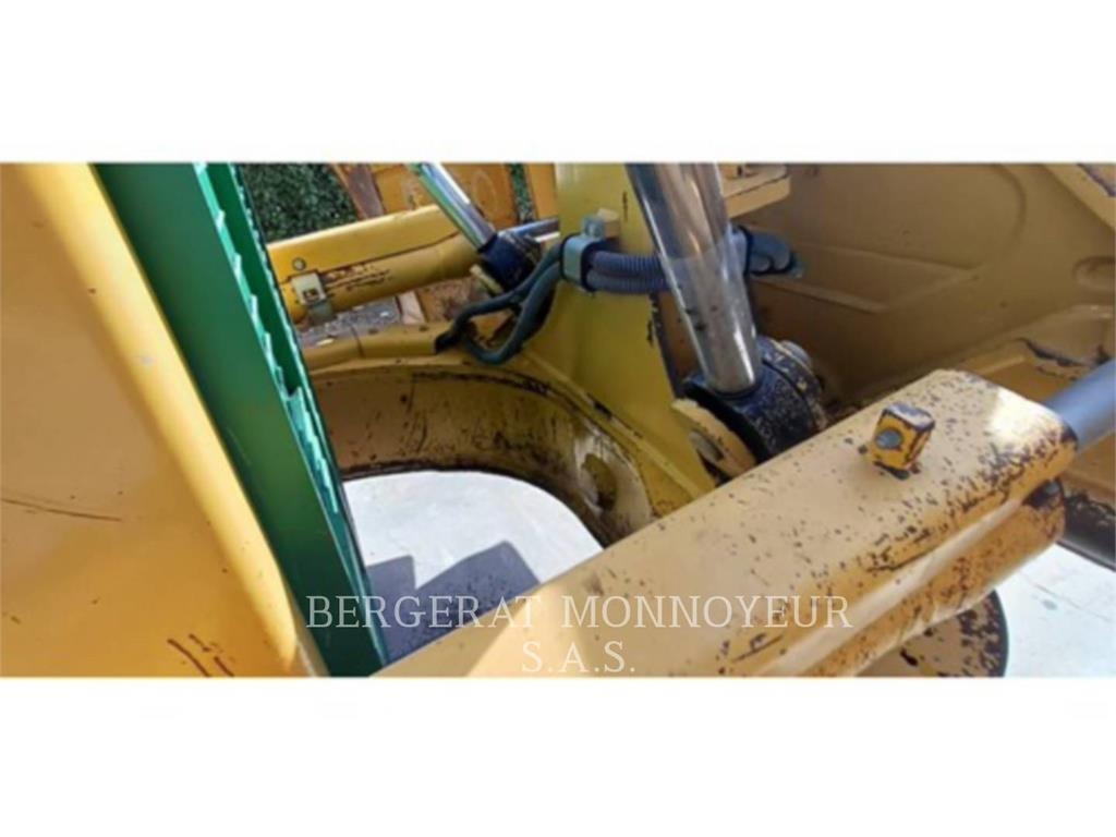 CAT D6T3B XW 履帶推土機