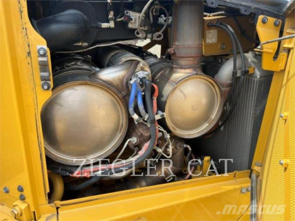 CAT D6XE 履帶推土機