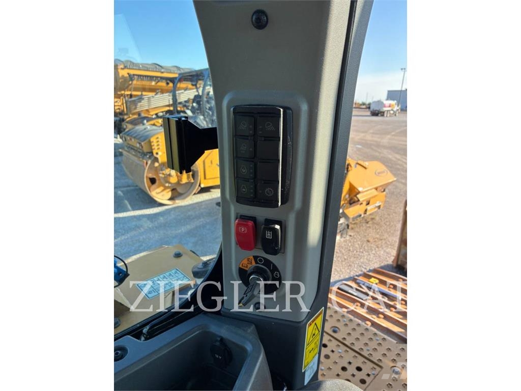CAT D6XE Pásové dozéry