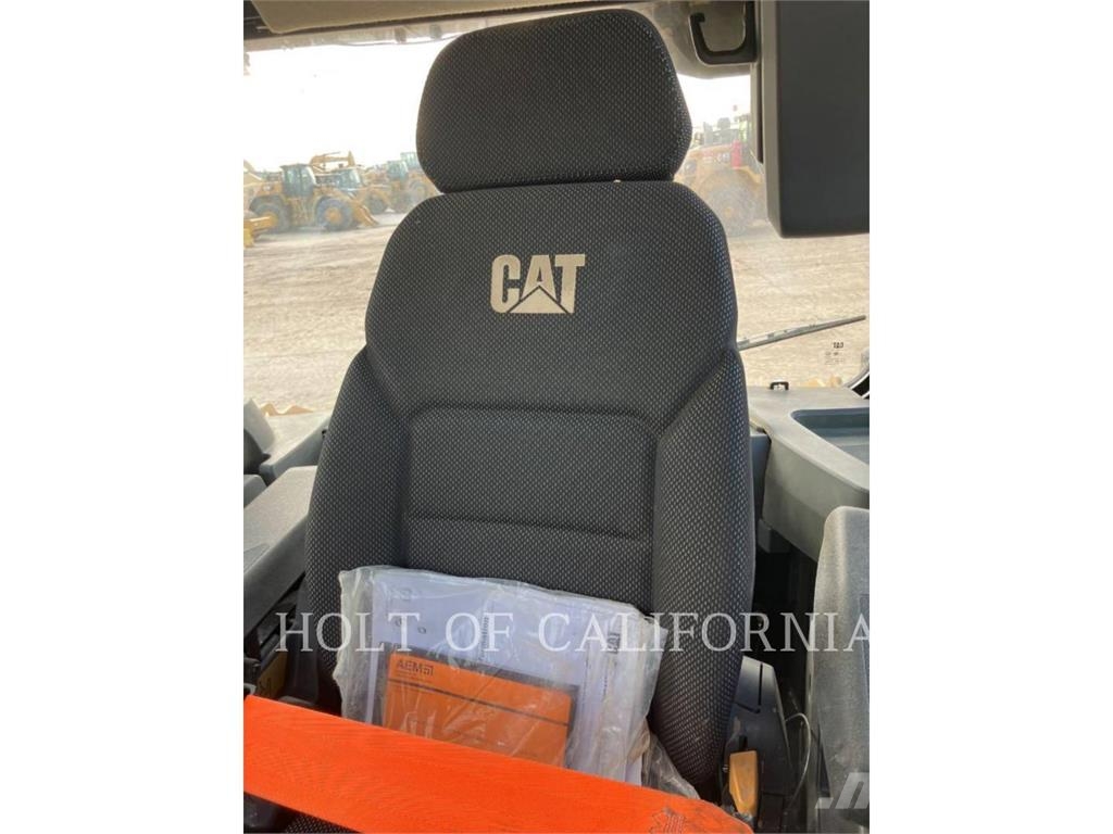 CAT D7 履帶推土機