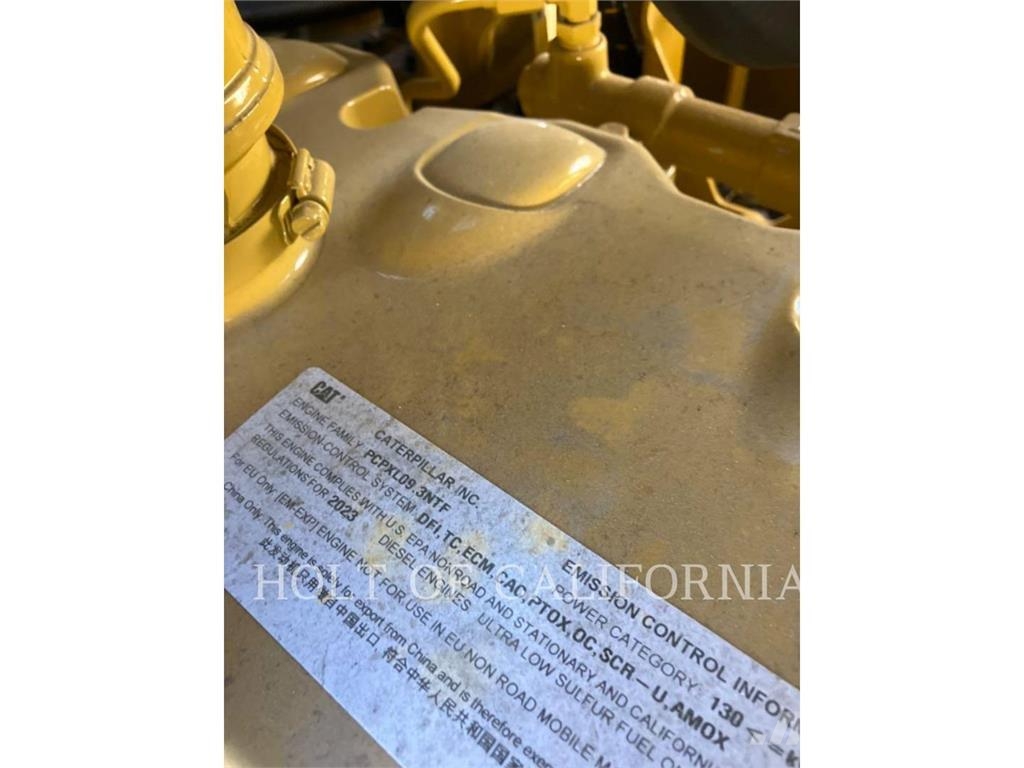 CAT D7 履帶推土機