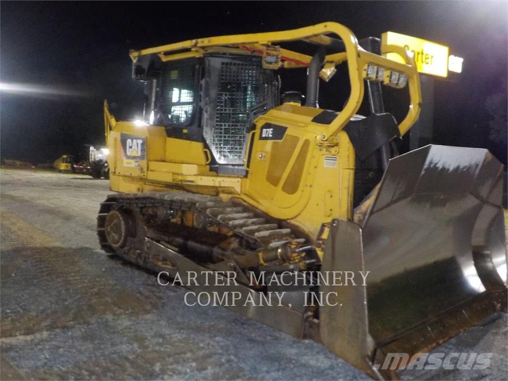 CAT D7E Buldozer sobre oruga
