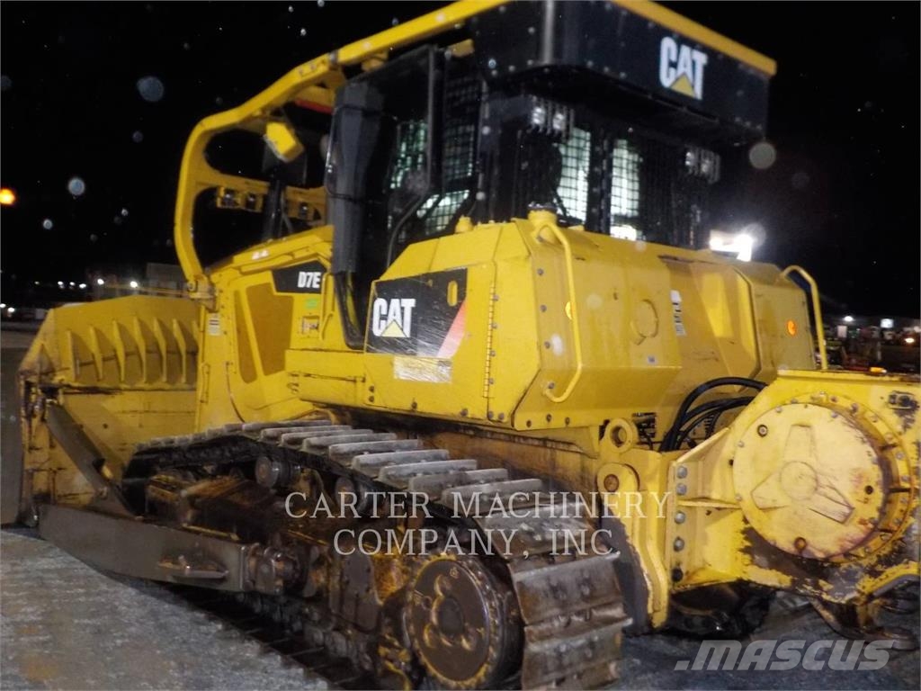 CAT D7E Buldozer sobre oruga