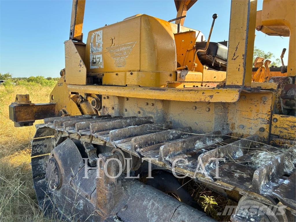 CAT D7E Crawler dozers