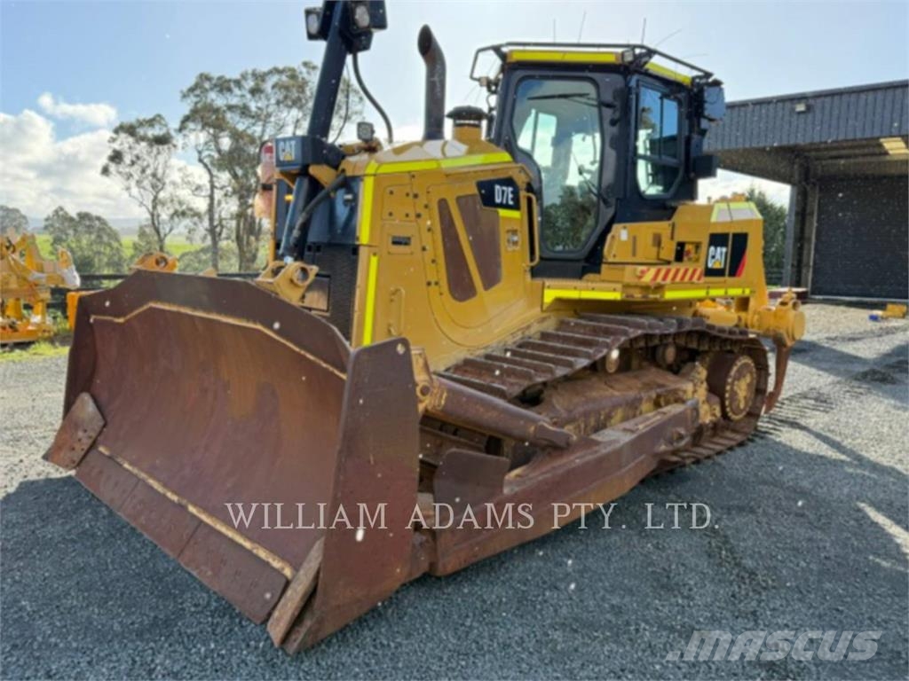 CAT D7E Buldožeri guseničari