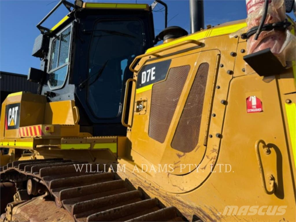 CAT D7E Buldožeri guseničari