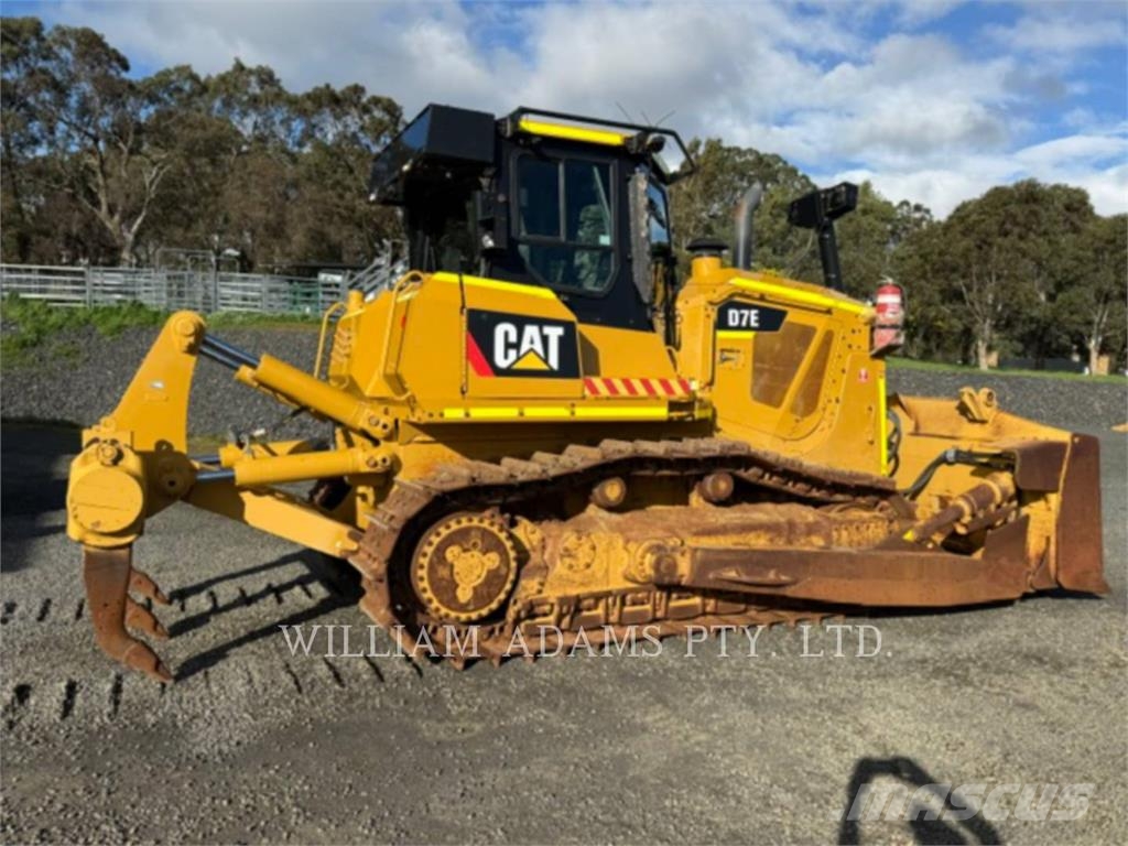 CAT D7E Buldožeri guseničari