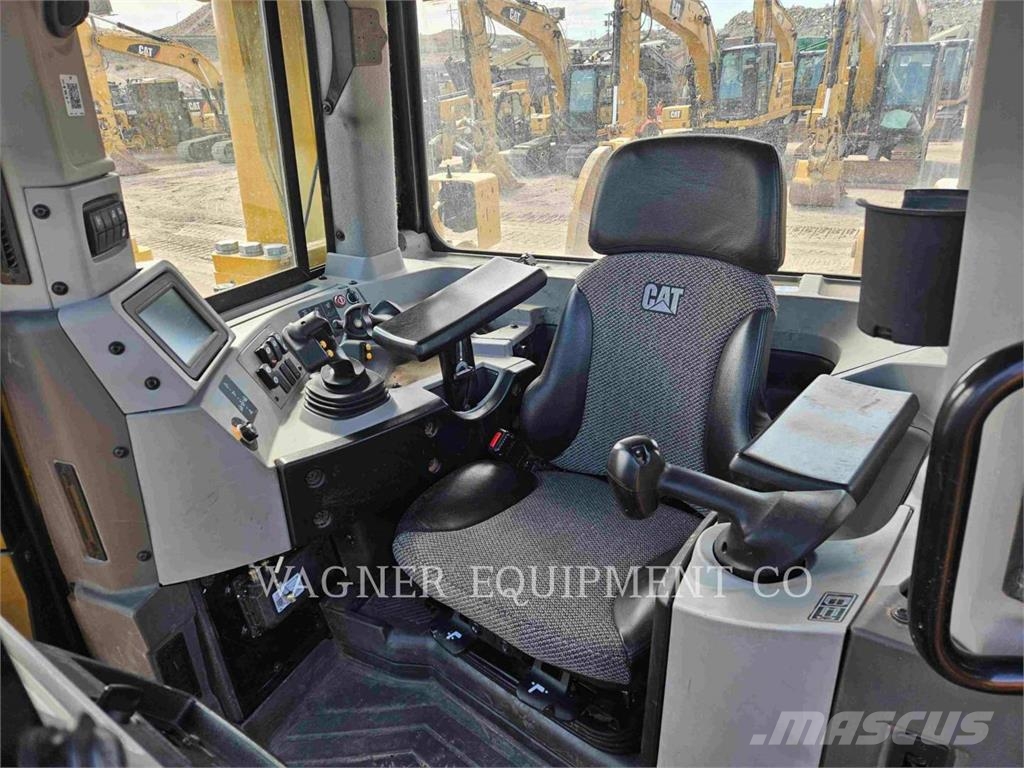 CAT D8 Buldožerji goseničarji