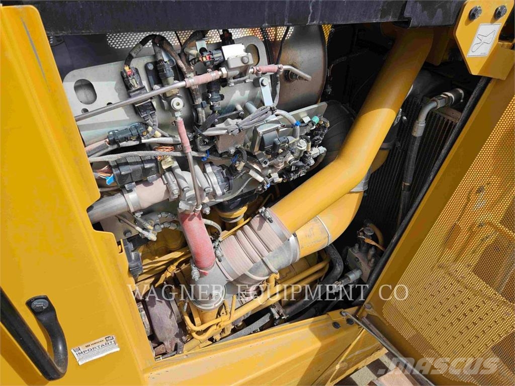 CAT D8 Buldožerji goseničarji