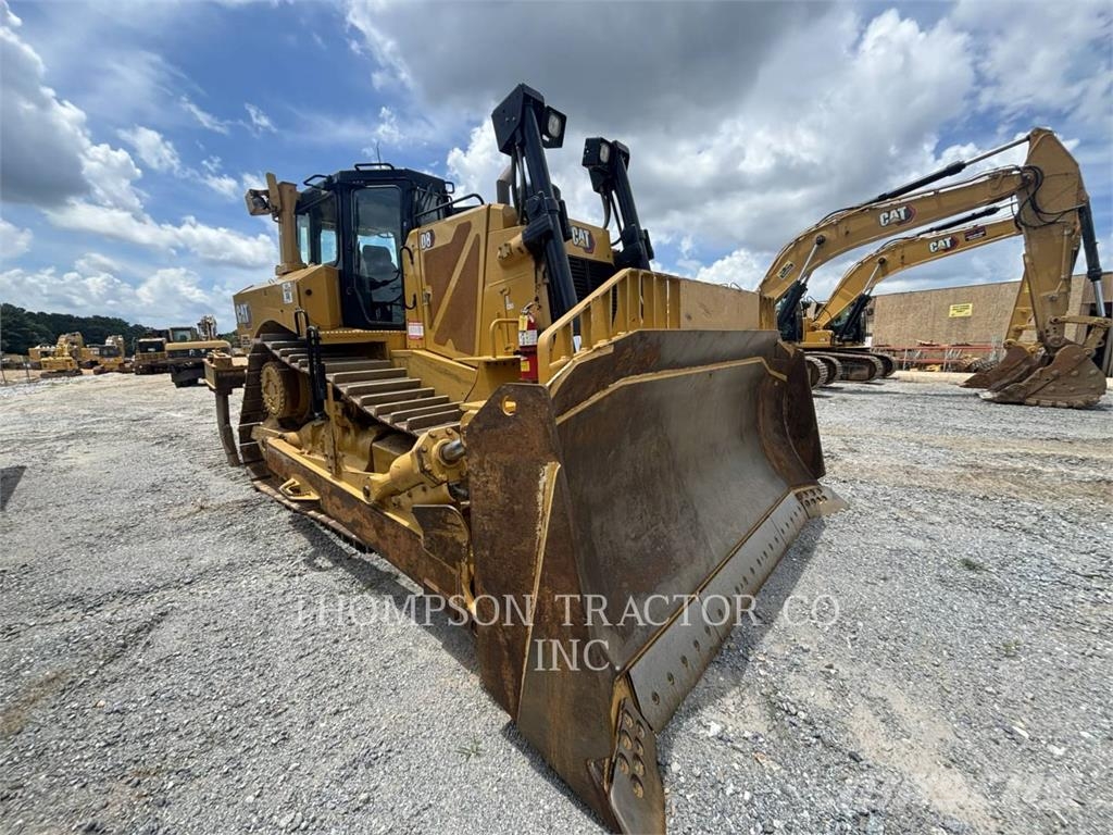 CAT D8 Bulldozer