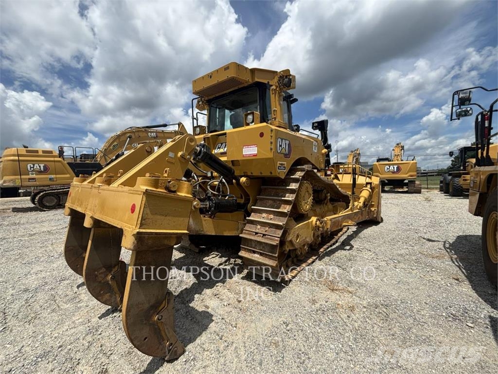CAT D8 Bulldozer
