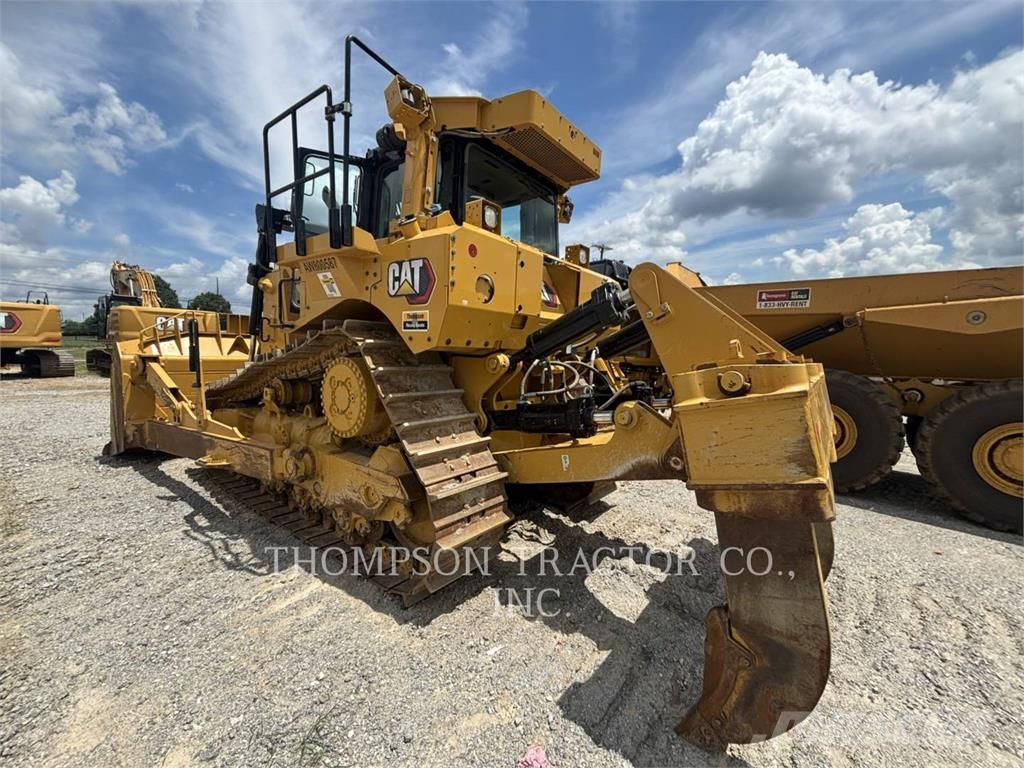 CAT D8 Bulldozer
