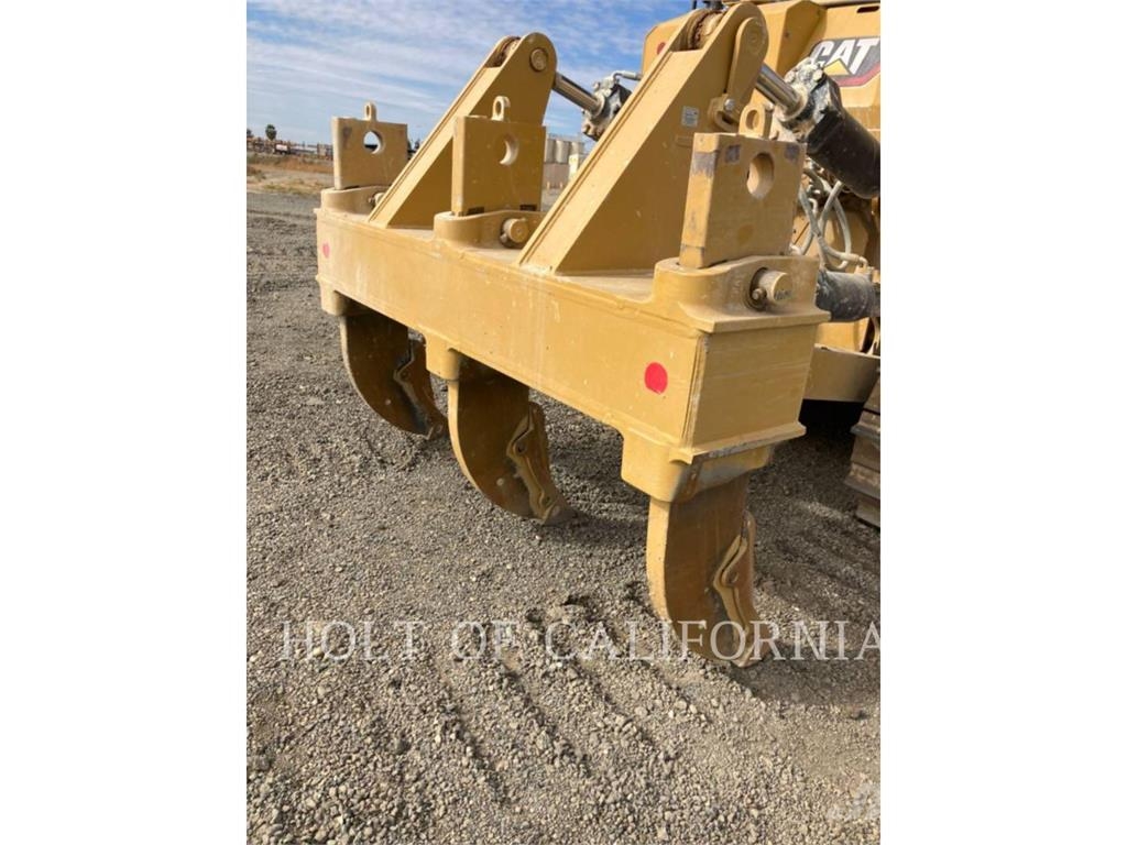 CAT D8 Bulldozer