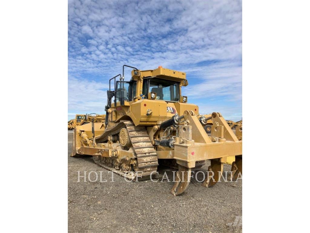 CAT D8 Bulldozer