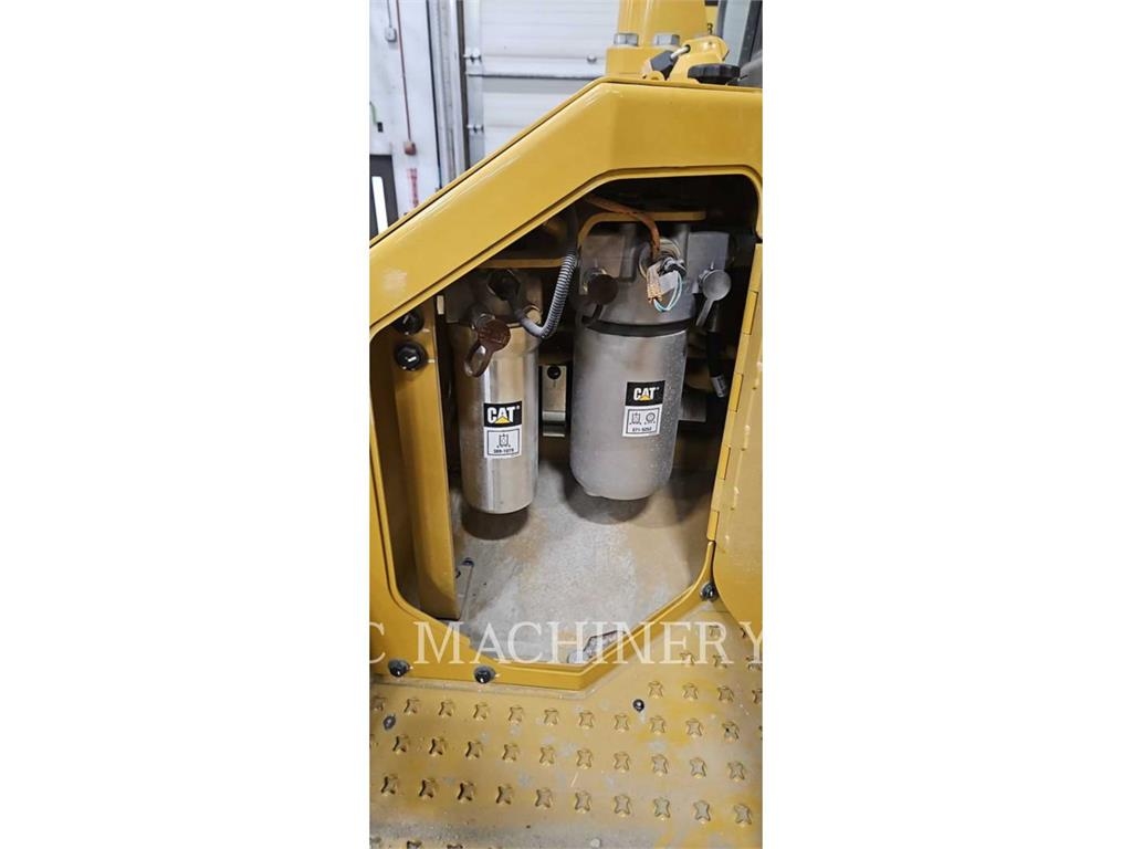 CAT D8 Bulldozer