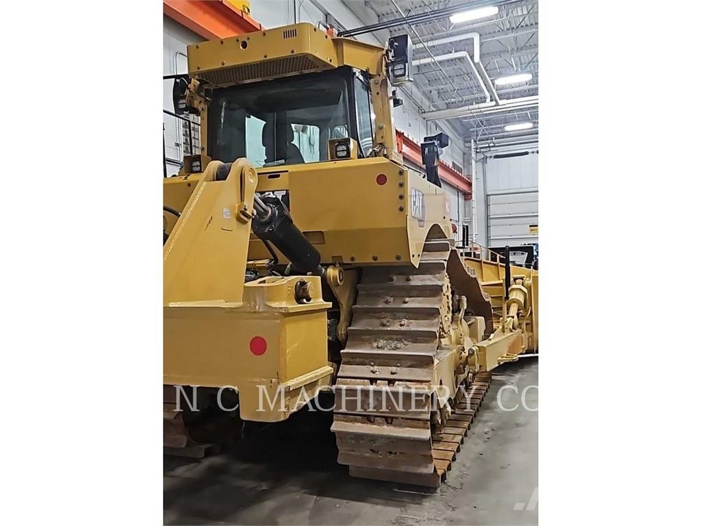 CAT D8 Bulldozer