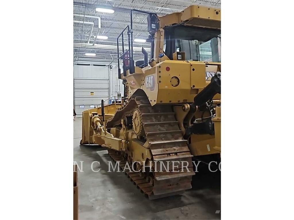 CAT D8 Bulldozer
