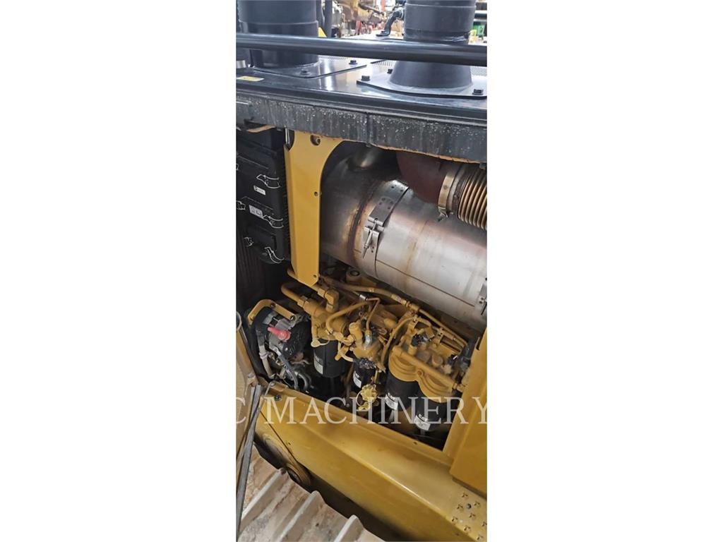 CAT D8 Bulldozer