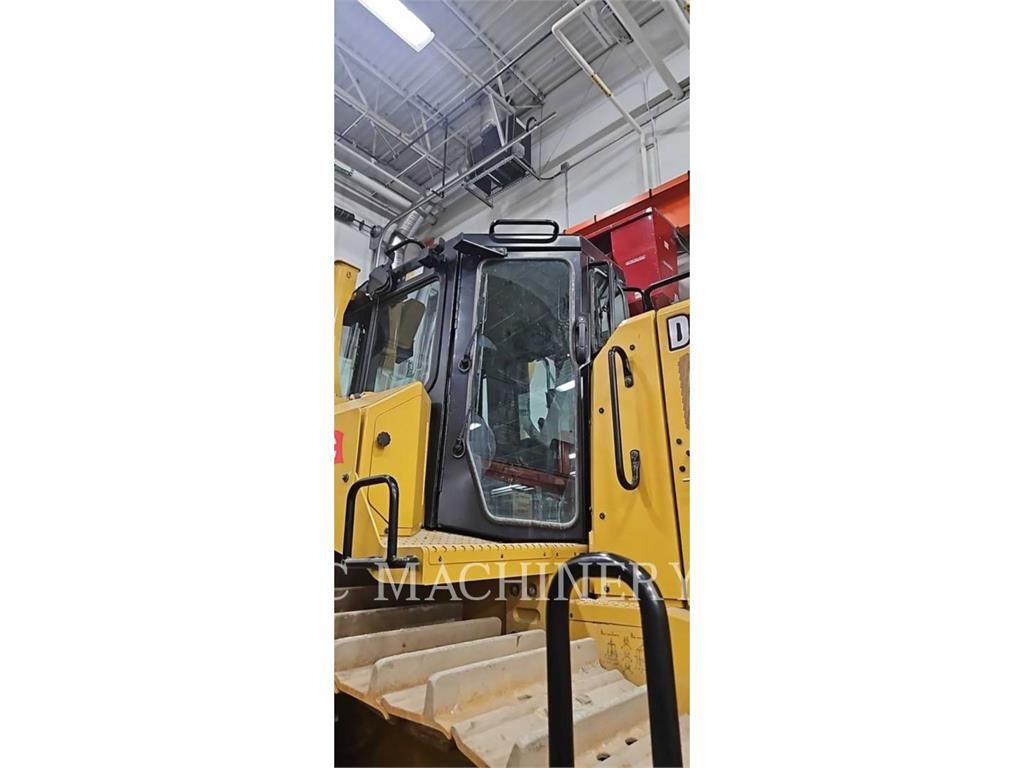 CAT D8 Bulldozer