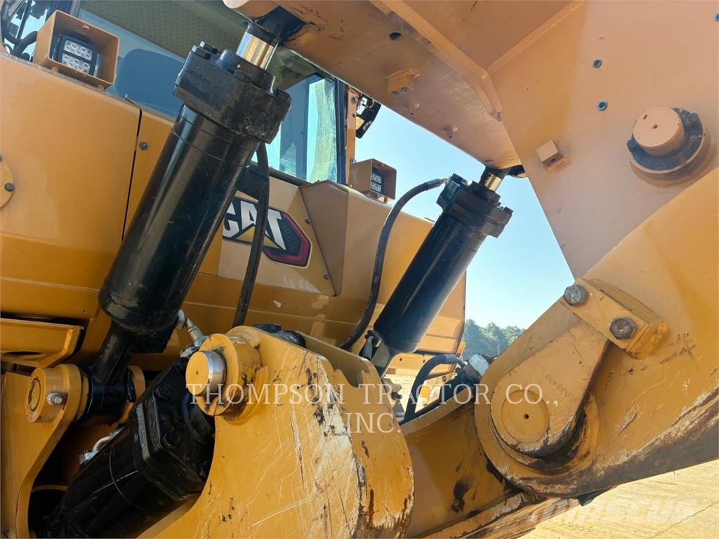 CAT D8 Bulldozer på larvebånd