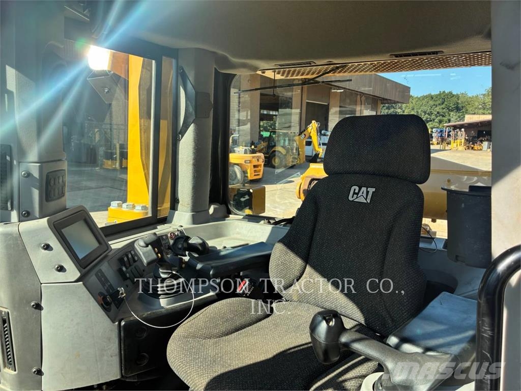 CAT D8 Bulldozer på larvebånd