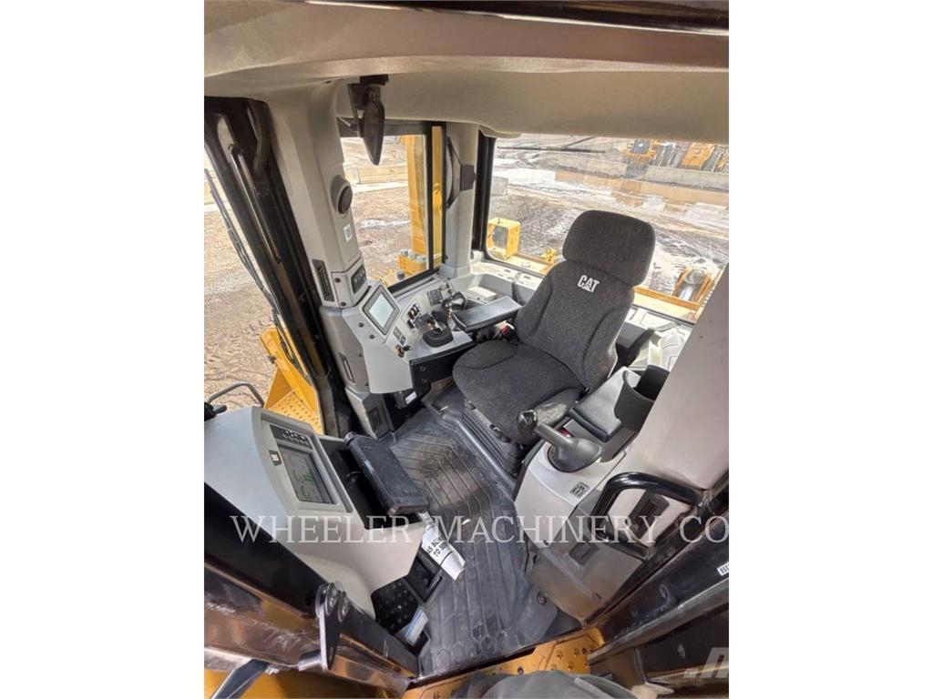 CAT D8 SU Pásové dozéry