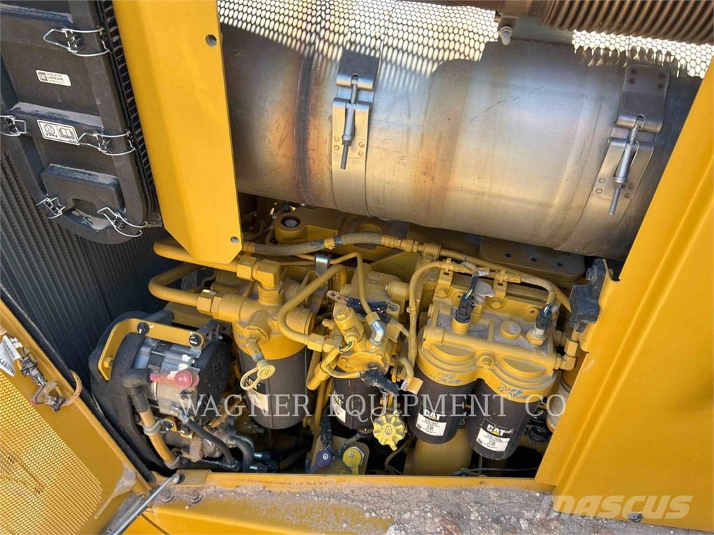 CAT D821 Kāpurķēžu buldozeri