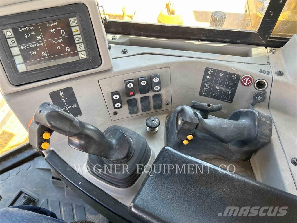 CAT D821 Kāpurķēžu buldozeri