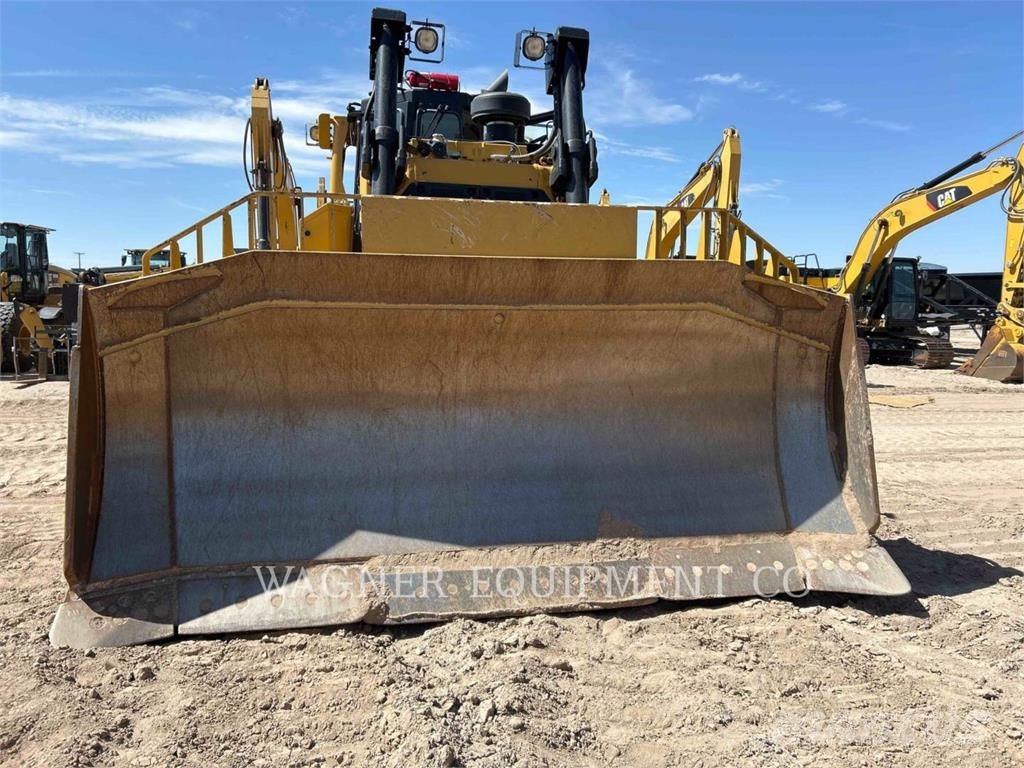 CAT D821 Kāpurķēžu buldozeri