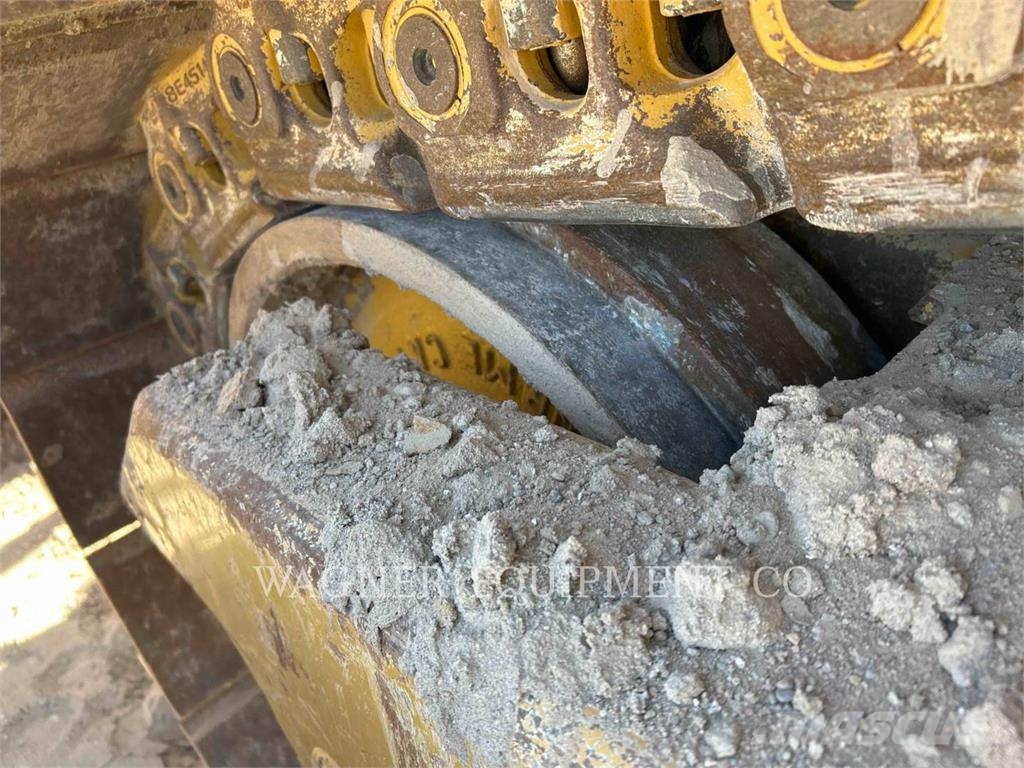 CAT D821 Kāpurķēžu buldozeri