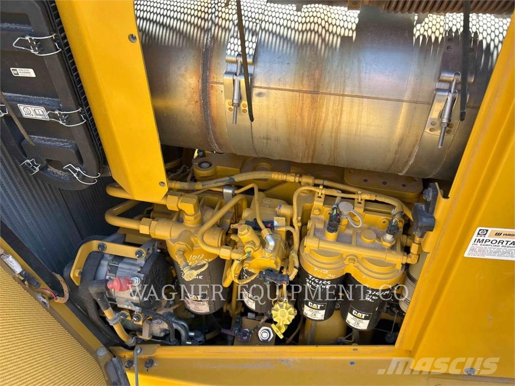 CAT D821 Kāpurķēžu buldozeri