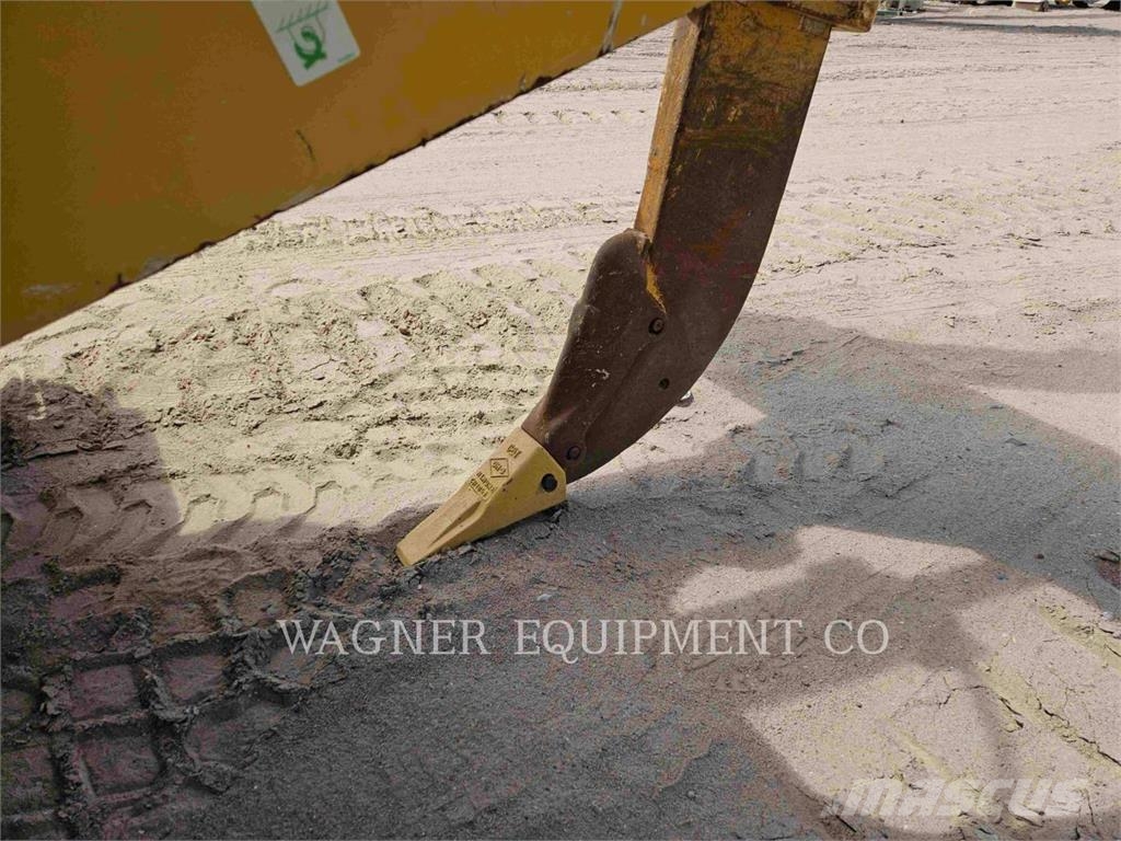CAT D821 Bulldozer