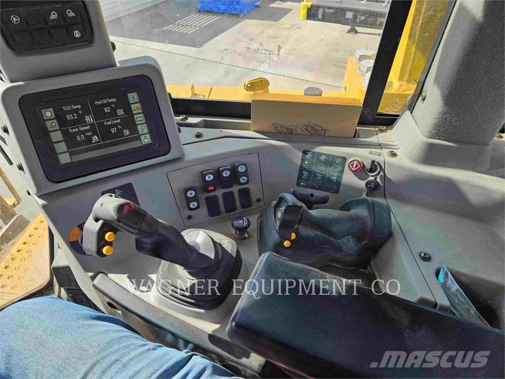 CAT D821 Bulldozer