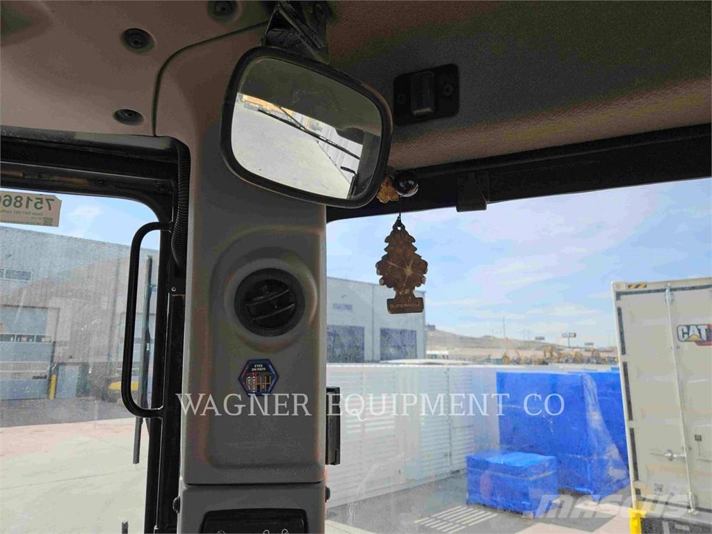 CAT D821 Bulldozer