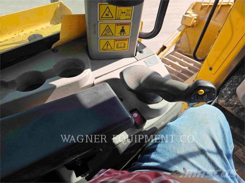 CAT D821 Bulldozer