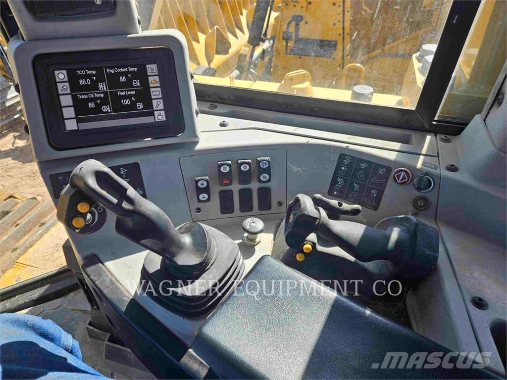CAT D821 Bulldozer