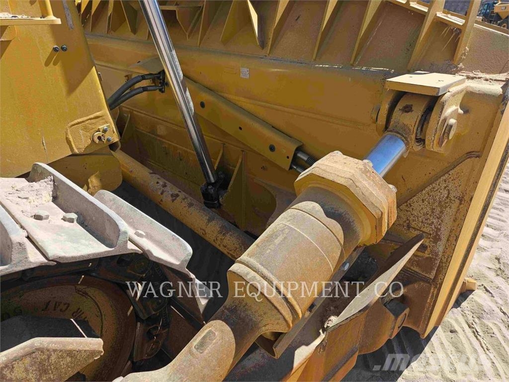 CAT D821 Bulldozer