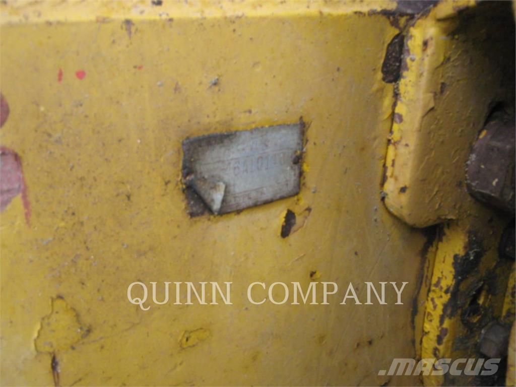 CAT D8H Bulldozer