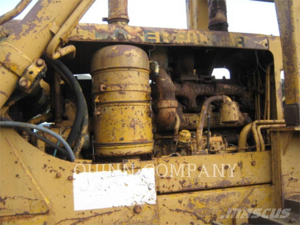 CAT D8H Bulldozer